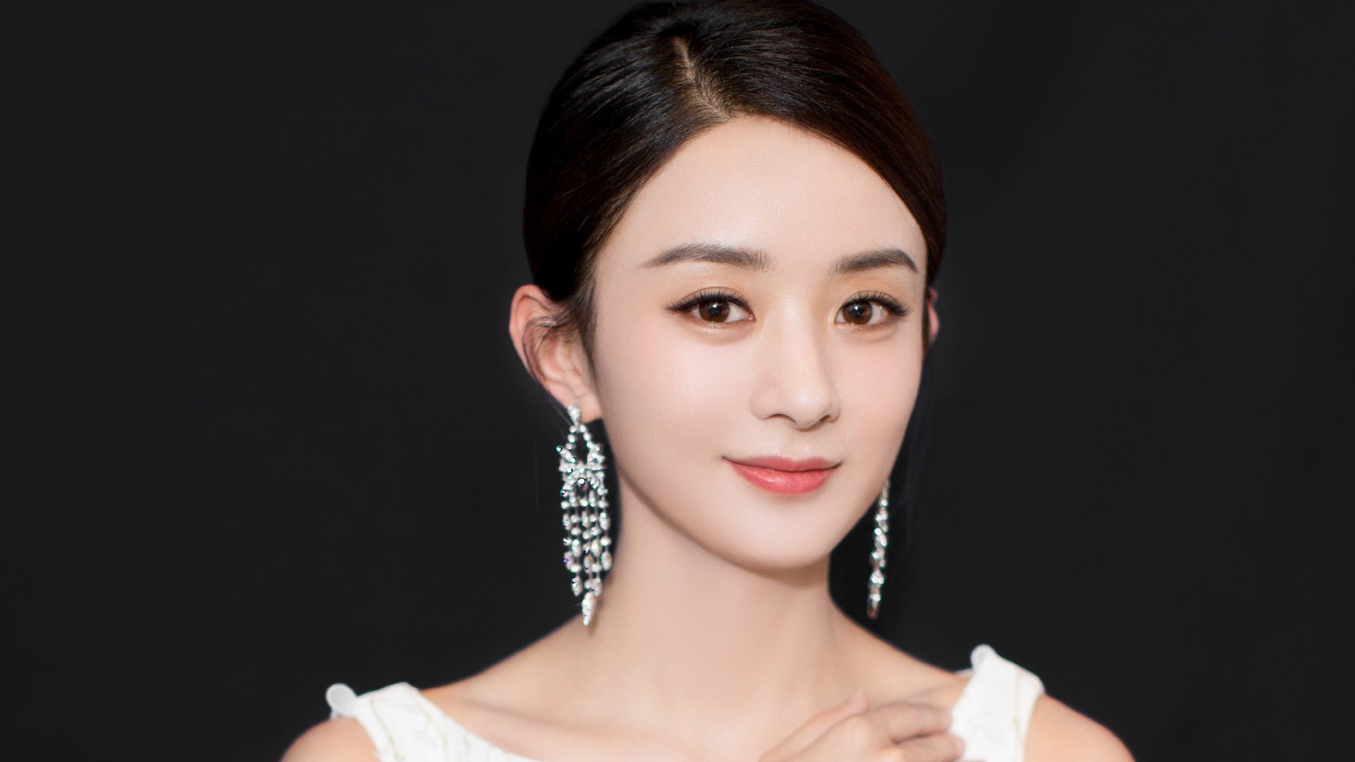 fb体育中国-德甲突破传统,精彩反击与关键扑救令人震撼,德甲intro